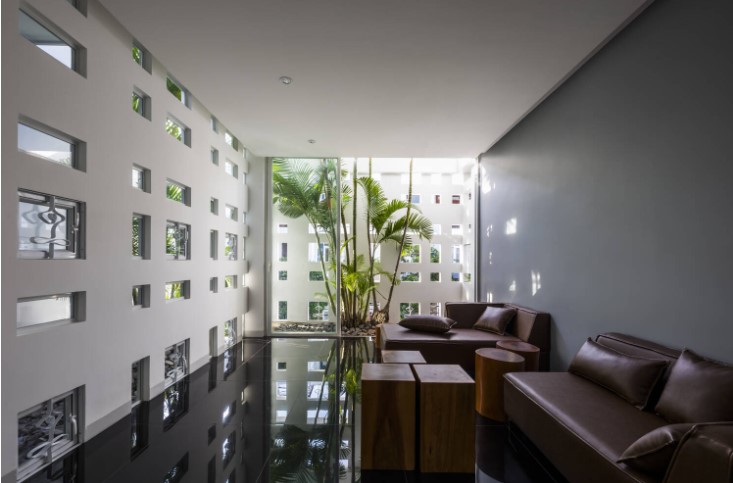 nhà nhiều cửa sổ, làm mát tự nhiên, bẫy nhiệt mùa hè, thiết kế nhà thông thoáng