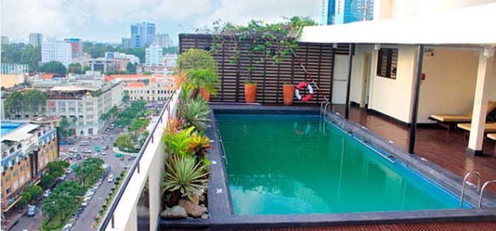 nhà phố có hồ bơi, thiết kế hồ bơi mini, hồ bơi sân thượng, hồ bơi trong nhà phố